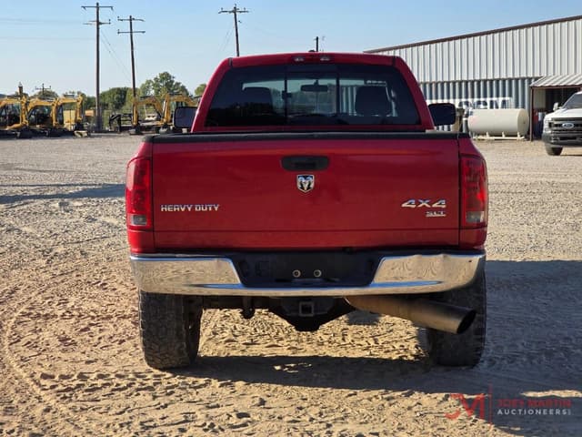 Image of Dodge Ram 2500 equipment image 3