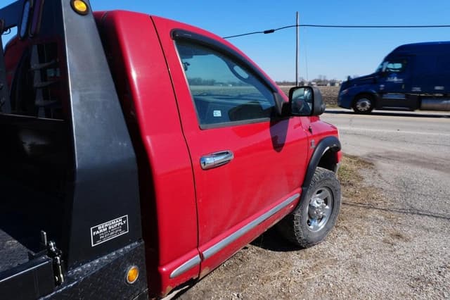 Image of Dodge Ram 2500 equipment image 4