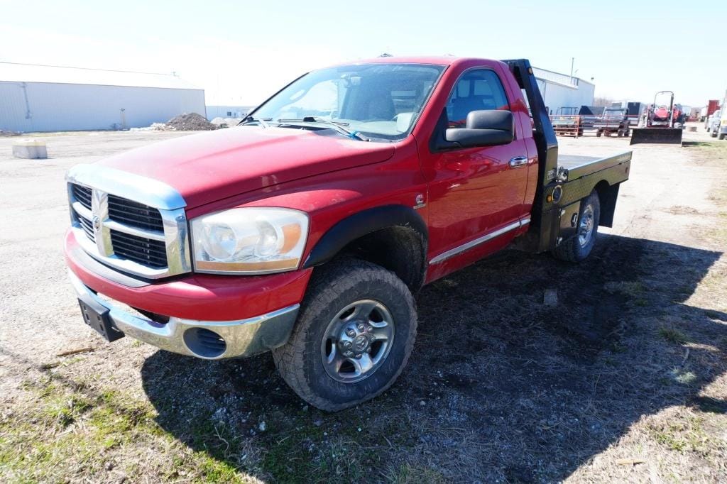 2006 Dodge Ram 2500 Equipment Image0