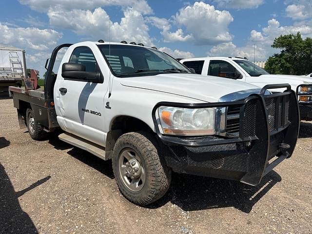 Image of Dodge Ram 2500 equipment image 2