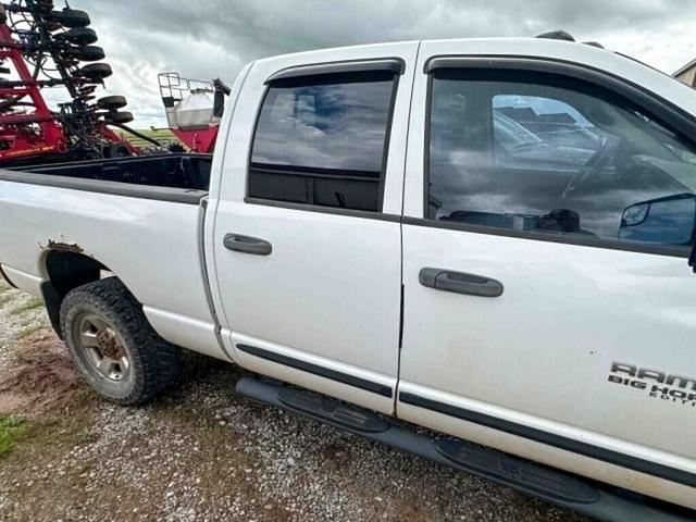 Image of Dodge Ram 2500 equipment image 4