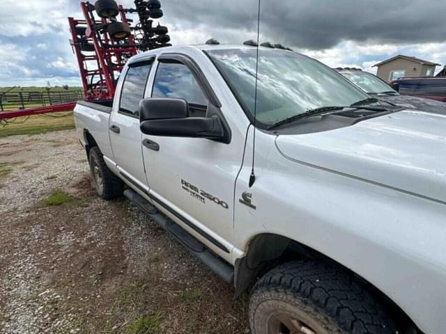 Image of Dodge Ram 2500 equipment image 3