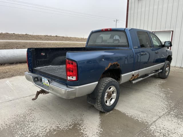 Image of Dodge Ram 2500HD equipment image 3