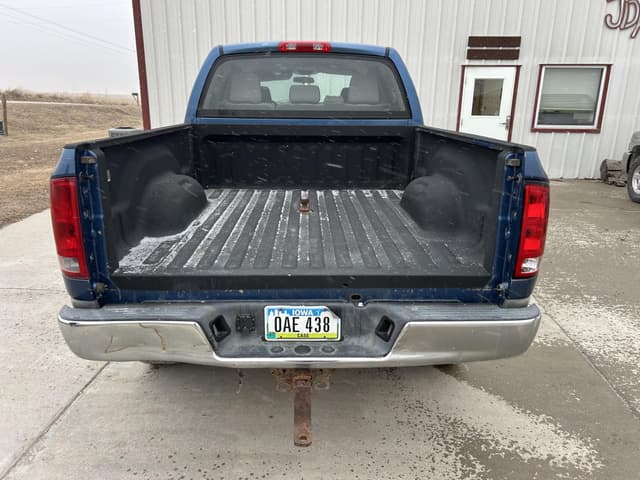 Image of Dodge Ram 2500HD equipment image 2