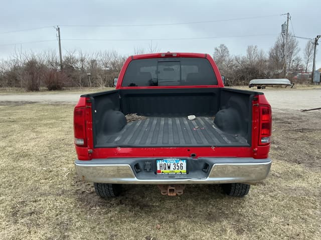 Image of Dodge Ram 2500HD equipment image 2