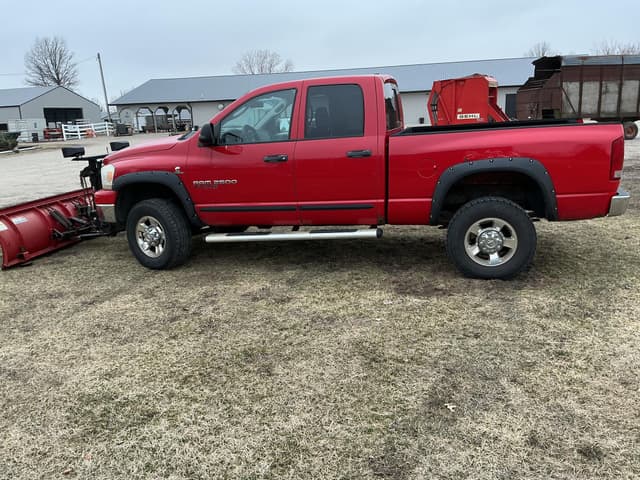Image of Dodge Ram 2500HD equipment image 4