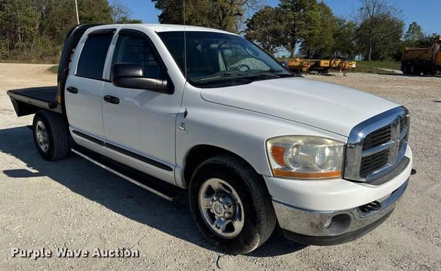 Image of Dodge Ram 2500HD equipment image 2