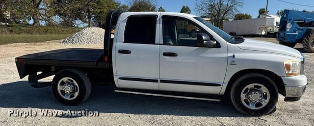 Image of Dodge Ram 2500HD equipment image 3