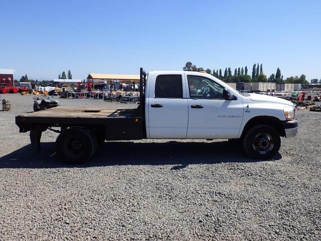 Image of Dodge Ram 3500 equipment image 2