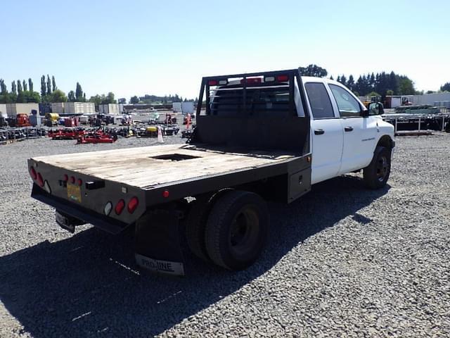 Image of Dodge Ram 3500 equipment image 3