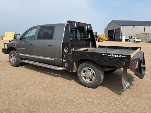 Image of Dodge Ram 3500 equipment image 1