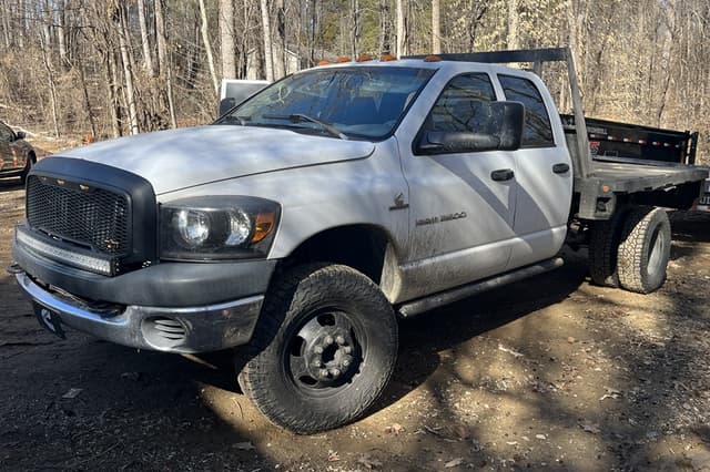 Image of Dodge Ram 3500 equipment image 3