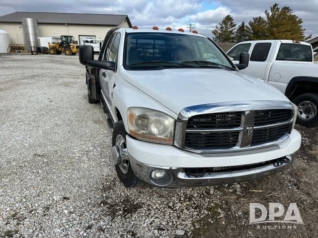 Image of Dodge Ram 3500 equipment image 4