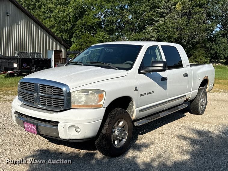 2006 Dodge Ram 3500 Equipment Image0