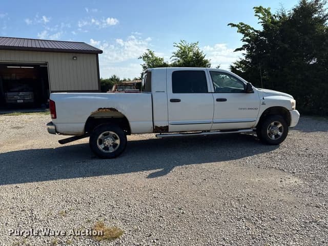 Image of Dodge Ram 3500 equipment image 3