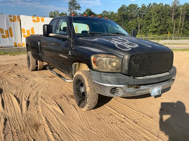Image of Dodge Ram 3500 equipment image 2
