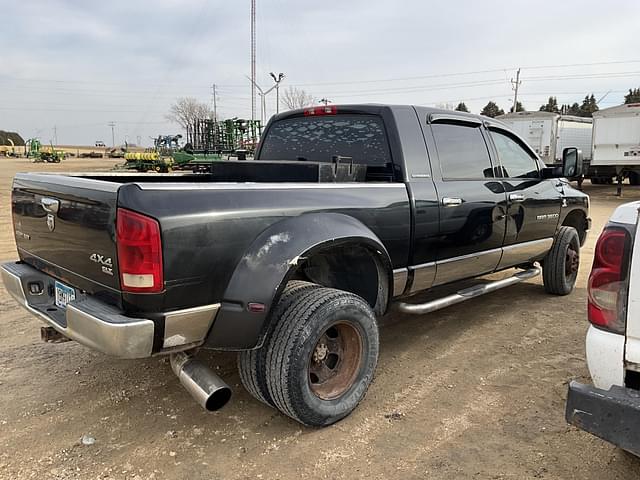 Image of Dodge Ram 3500 equipment image 4