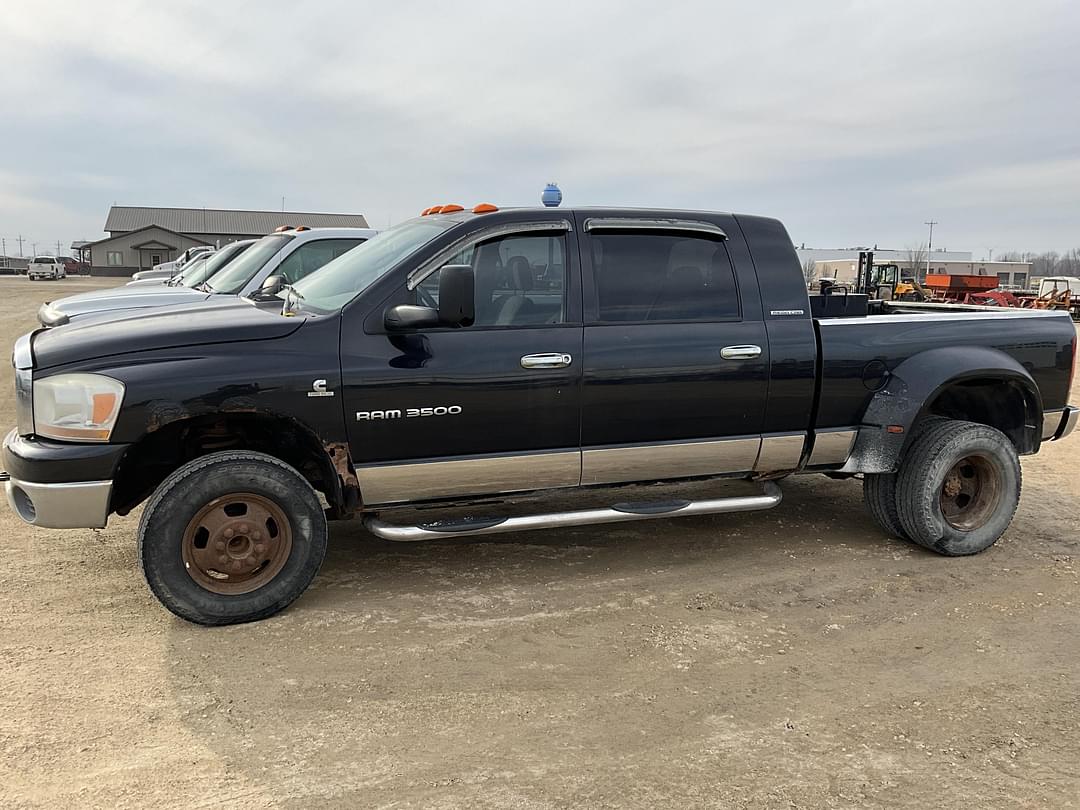 Image of Dodge Ram 3500 Primary image