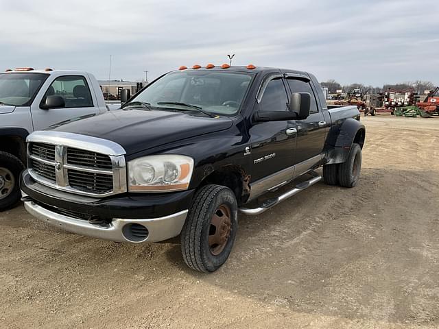 Image of Dodge Ram 3500 equipment image 1