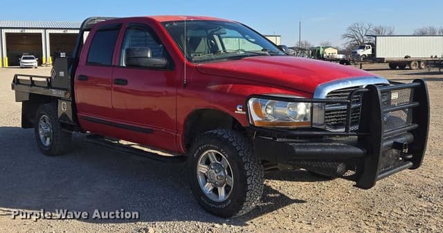 Image of Dodge Ram 3500 equipment image 2