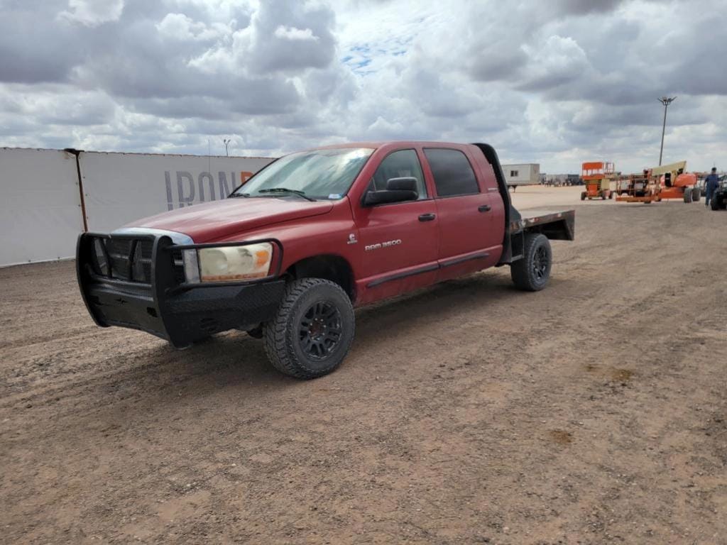 2006 Dodge Ram 3500 Equipment Image0