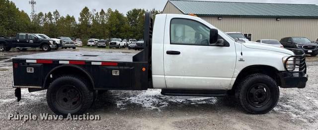 Image of Dodge Ram 3500 equipment image 3