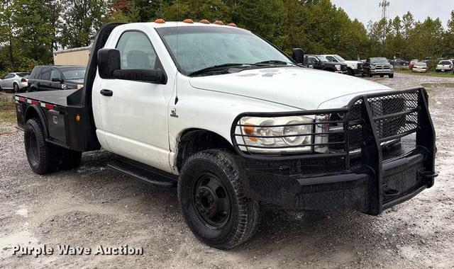 Image of Dodge Ram 3500 equipment image 2