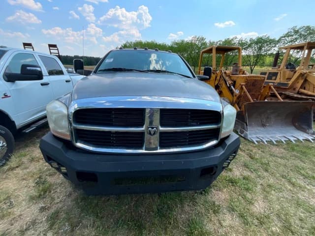 Image of Dodge Ram 3500 equipment image 1