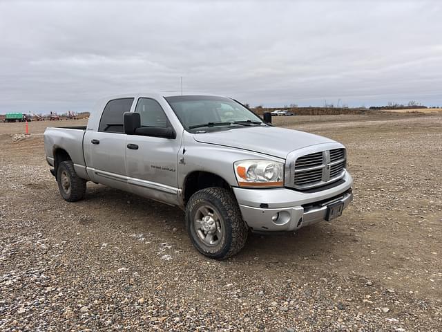 Image of Dodge Ram 3500 equipment image 2