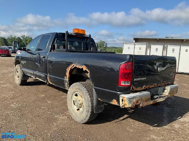 Image of Dodge Ram 3500 equipment image 2