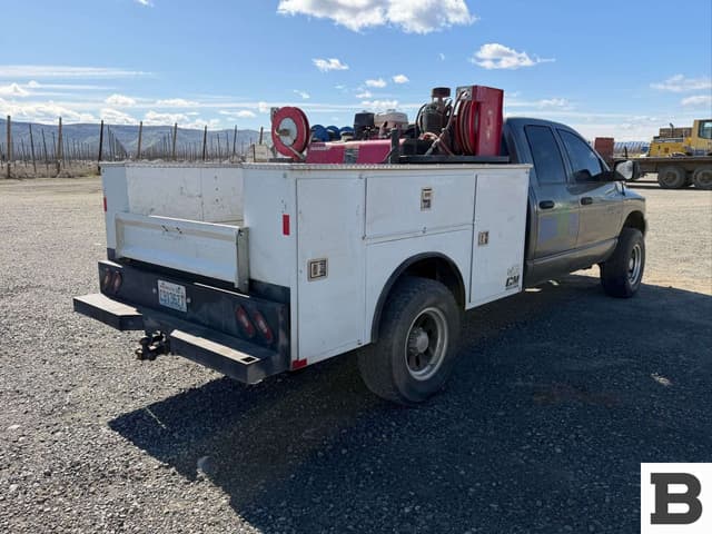 Image of Dodge Ram 3500 equipment image 3