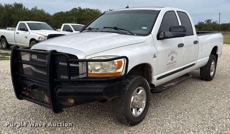 2006 Dodge Ram 3500 Equipment Image0