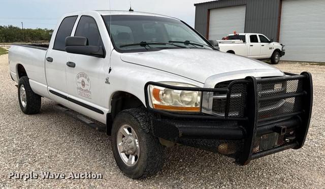 Image of Dodge Ram 3500 equipment image 2