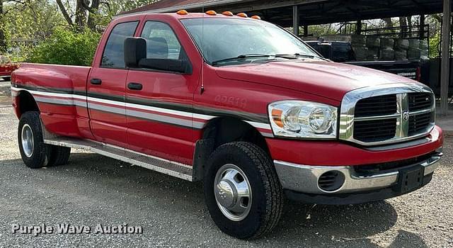 Image of Dodge Ram 3500 equipment image 2