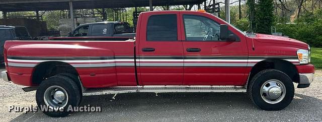 Image of Dodge Ram 3500 equipment image 3