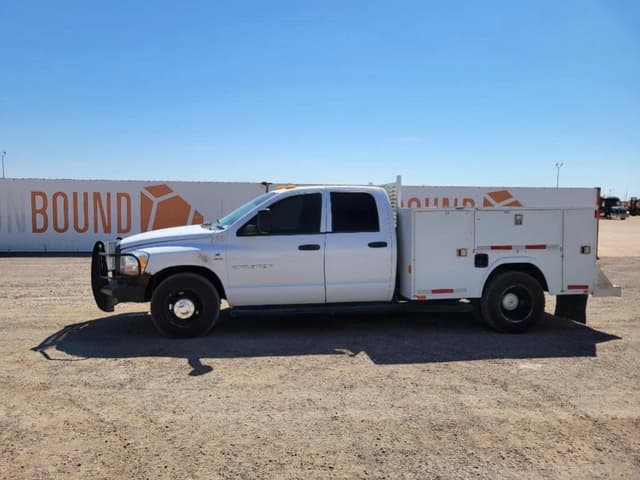 Image of Dodge Ram 3500 equipment image 1