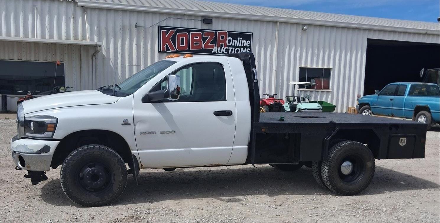 2006 Dodge Ram 3500HD Equipment Image0