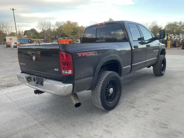 Image of Dodge Ram 2500 equipment image 2