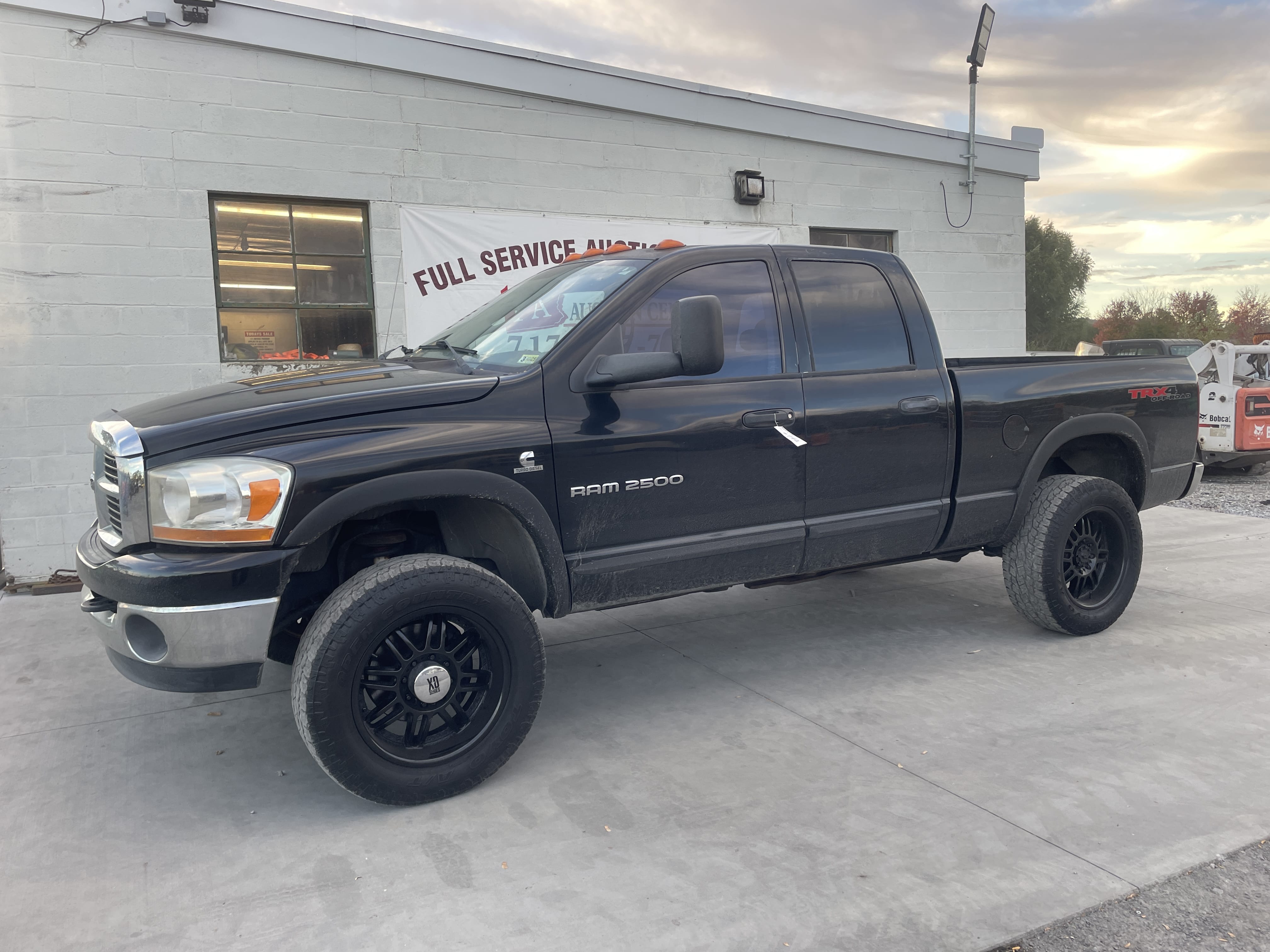2006 Dodge Ram 2500 Equipment Image0