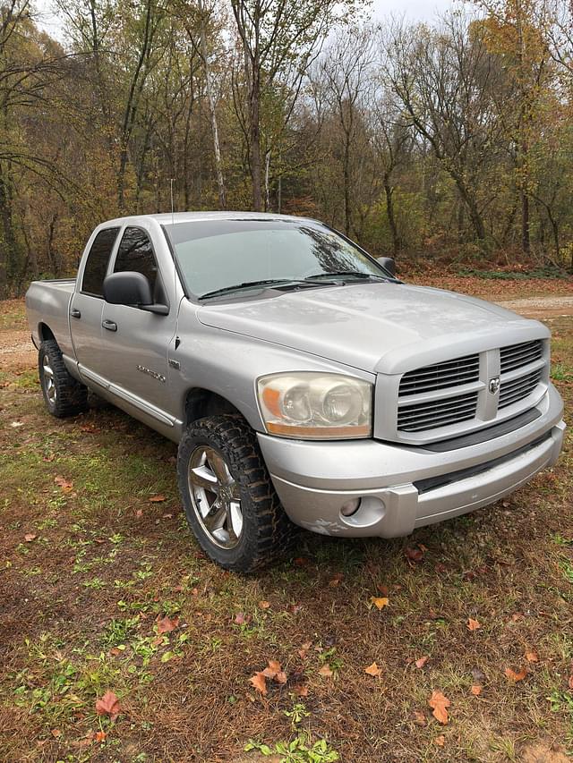 Image of Dodge Ram 1500 equipment image 4