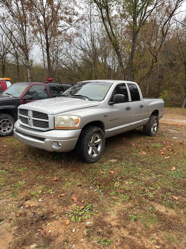 Image of Dodge Ram 1500 equipment image 1