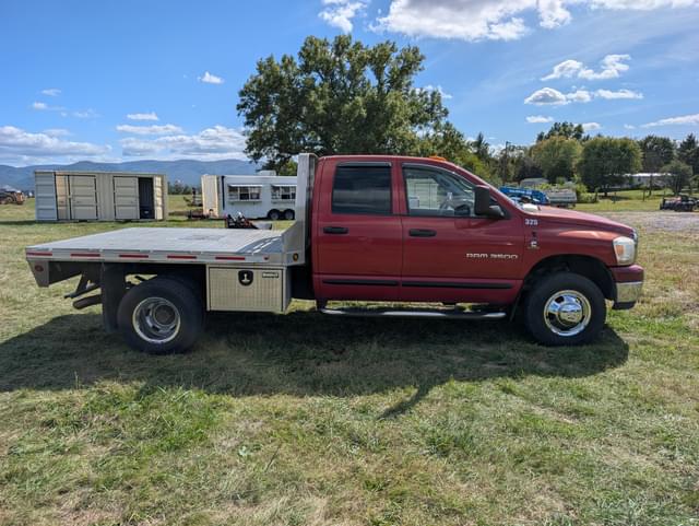 Image of Dodge Ram 3500 equipment image 3
