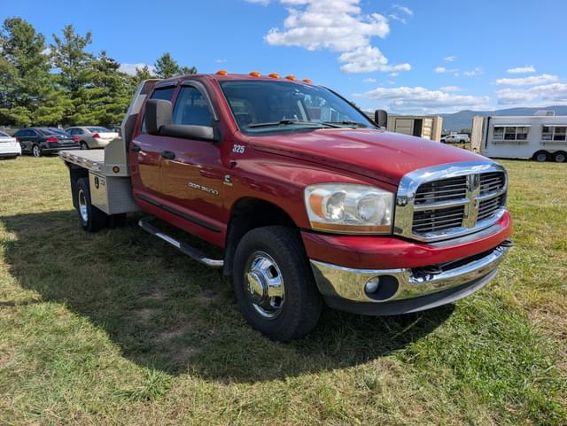 Image of Dodge Ram 3500 equipment image 2