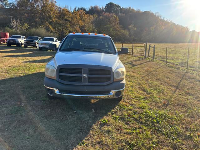 Image of Dodge Ram 3500 equipment image 1