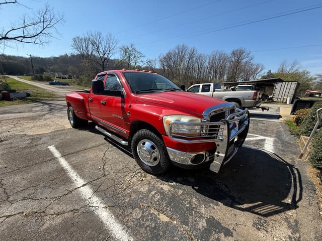 Image of Dodge Ram 3500 equipment image 2