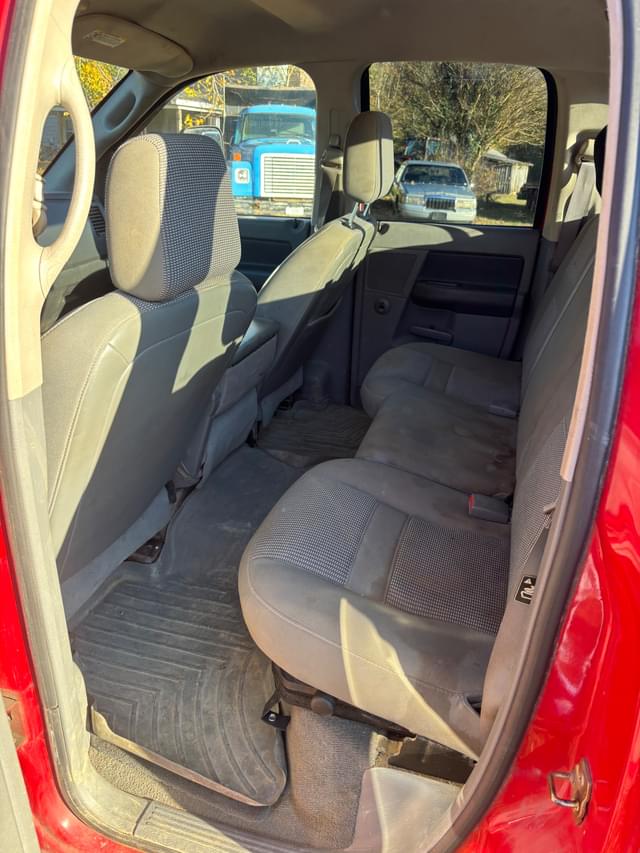 Image of Dodge Ram 3500 equipment image 4