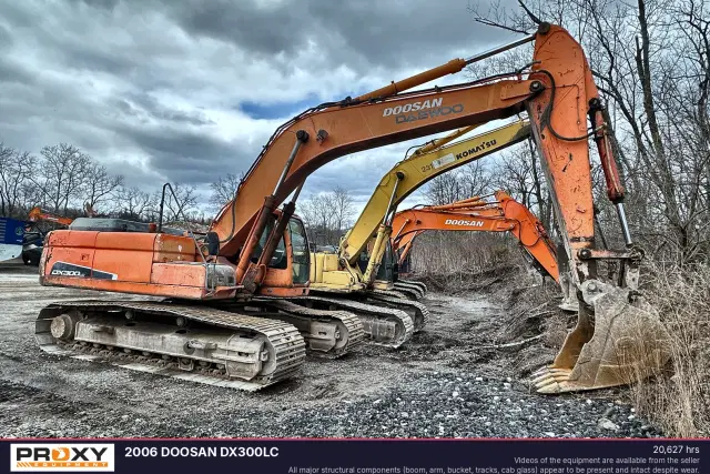 Image of Doosan DX300LC equipment image 3