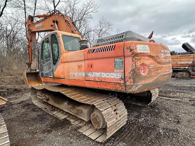 Image of  Doosan DX300LC equipment image 2