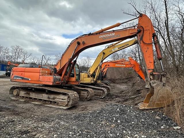 Image of  Doosan DX300LC equipment image 3