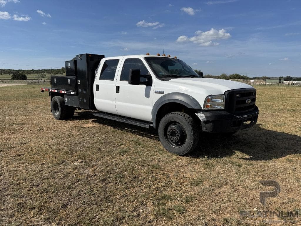 Image of Ford F-450 Primary image